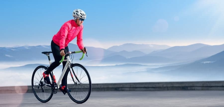 Was sollte man am besten essen und trinken während eines Winterfahrradtrainings?